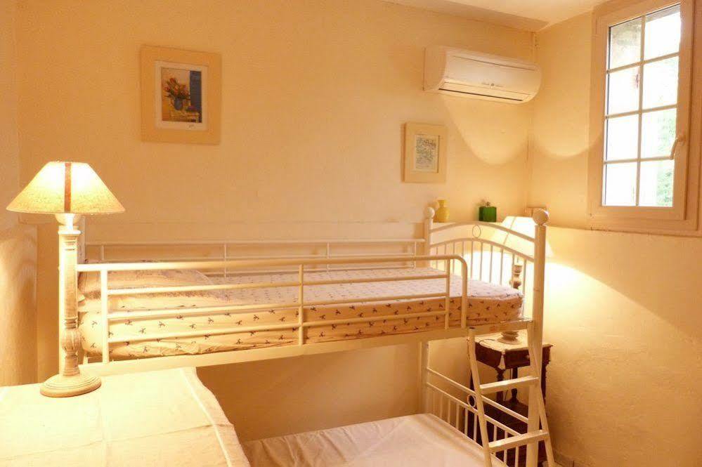 Aux Trois Fontaines Bed & Breakfast Eynesse Exterior photo