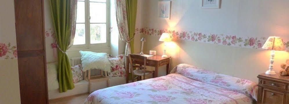 Aux Trois Fontaines Bed & Breakfast Eynesse Exterior photo